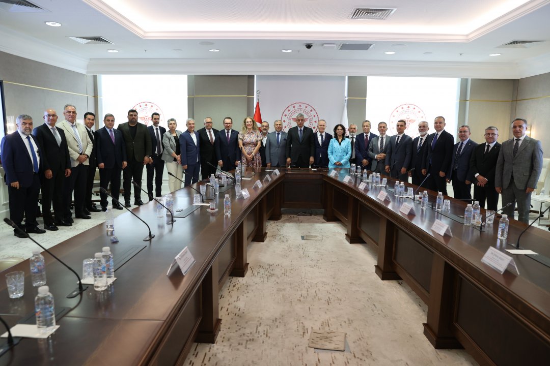 TÜMSAD TC. SAĞLIK BAKANI SAYIN. PROF DR. KEMAL MEMİŞOĞLU İLE BAKANLIK MAKAMINDA  BİR ARAYA GELDİ