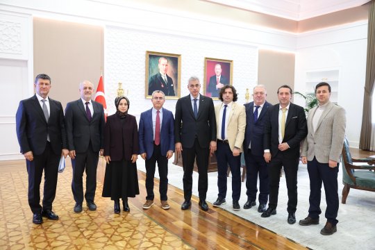 TÜMSAD T.C SAĞLIK BAKANI SAYIN PROF. DR. KEMAL MEMİŞOĞLU'NU MAKAMINDA ZİYARET ETTİ.